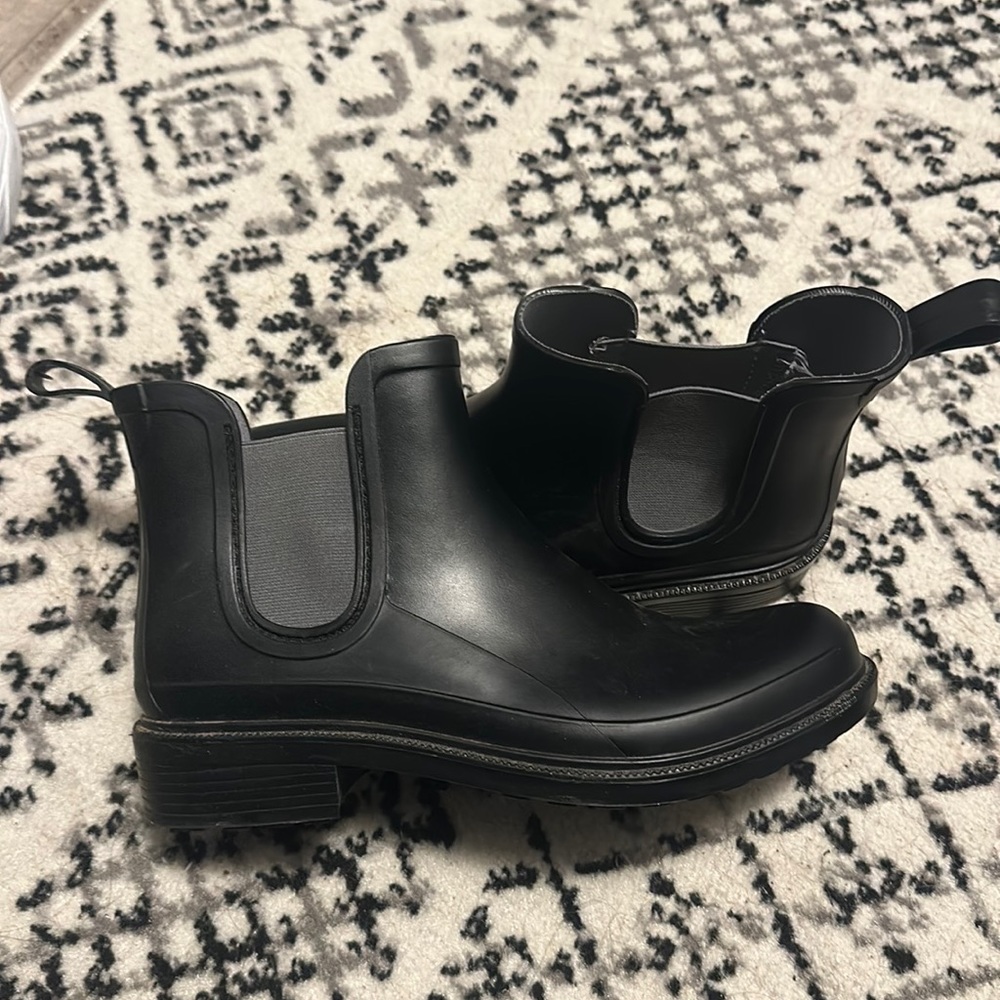 Black boots